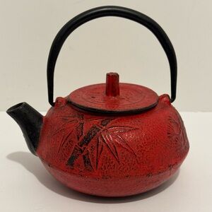 Old Dutch International Purity Japanese Tetsubin Red Cast Iron Teapot 16/20 OZ